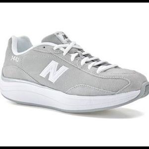 NEW BALANCE 1442 Light Grey Walking Sneakers Sz 7